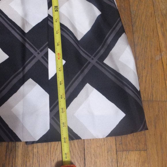Banana Republic Plaid A-Line Skirt - Picture 3 of 10